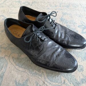 Black Leather Oxford Shoes with Wing-tip Brogue Detailing
